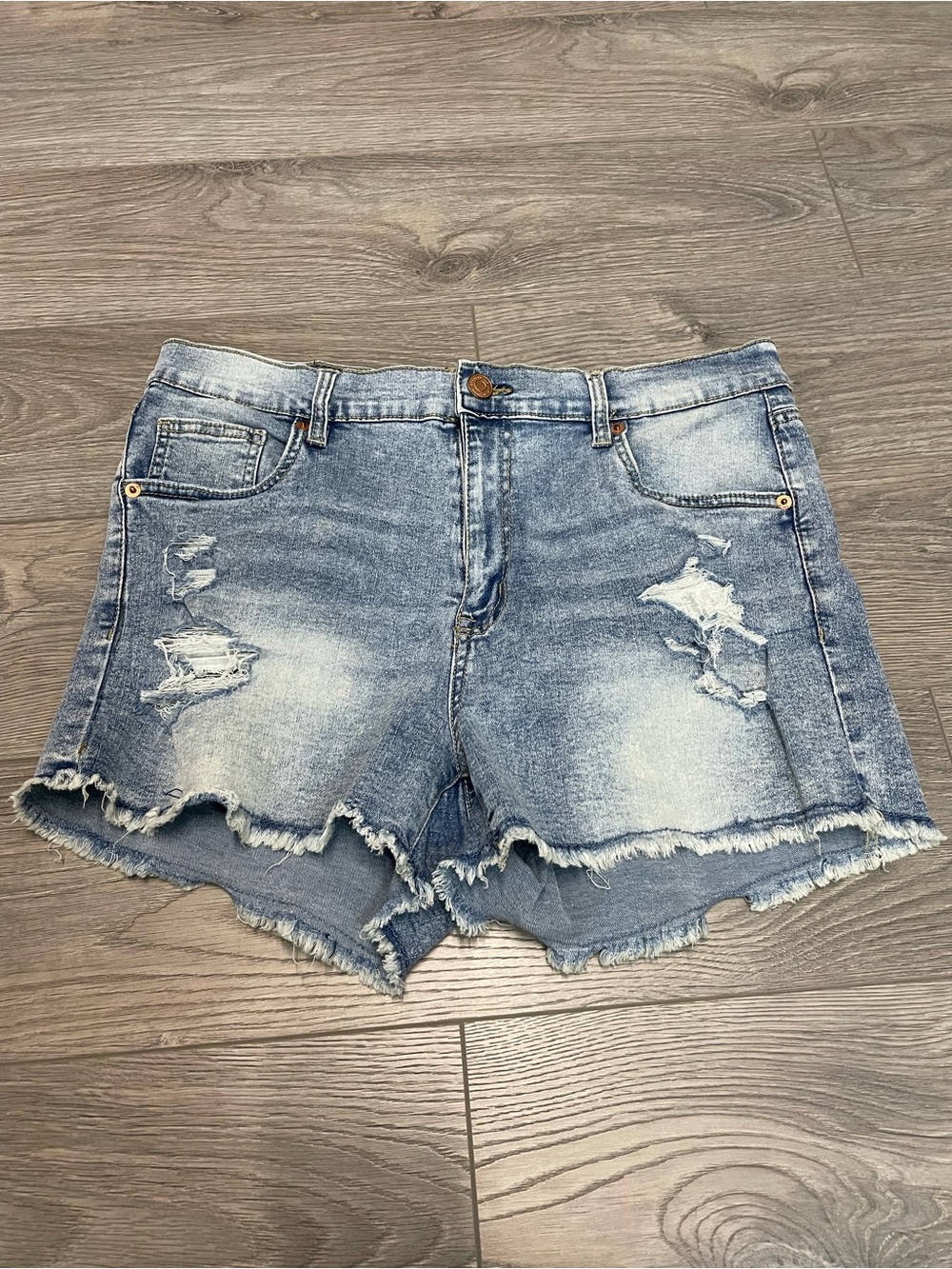 Aeropostale High Rise Midi Distressed Denim Shorts Light Wash Size 16 Frayed